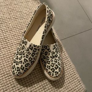 Toms Leopard Print Slip-on